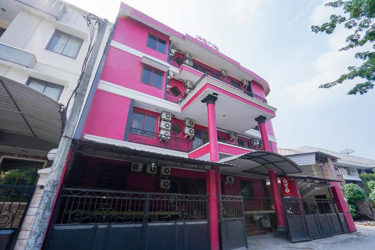 Collection O 1112 Comfitel Siwalankerto Aa4 Hotel Surabaya Exterior foto
