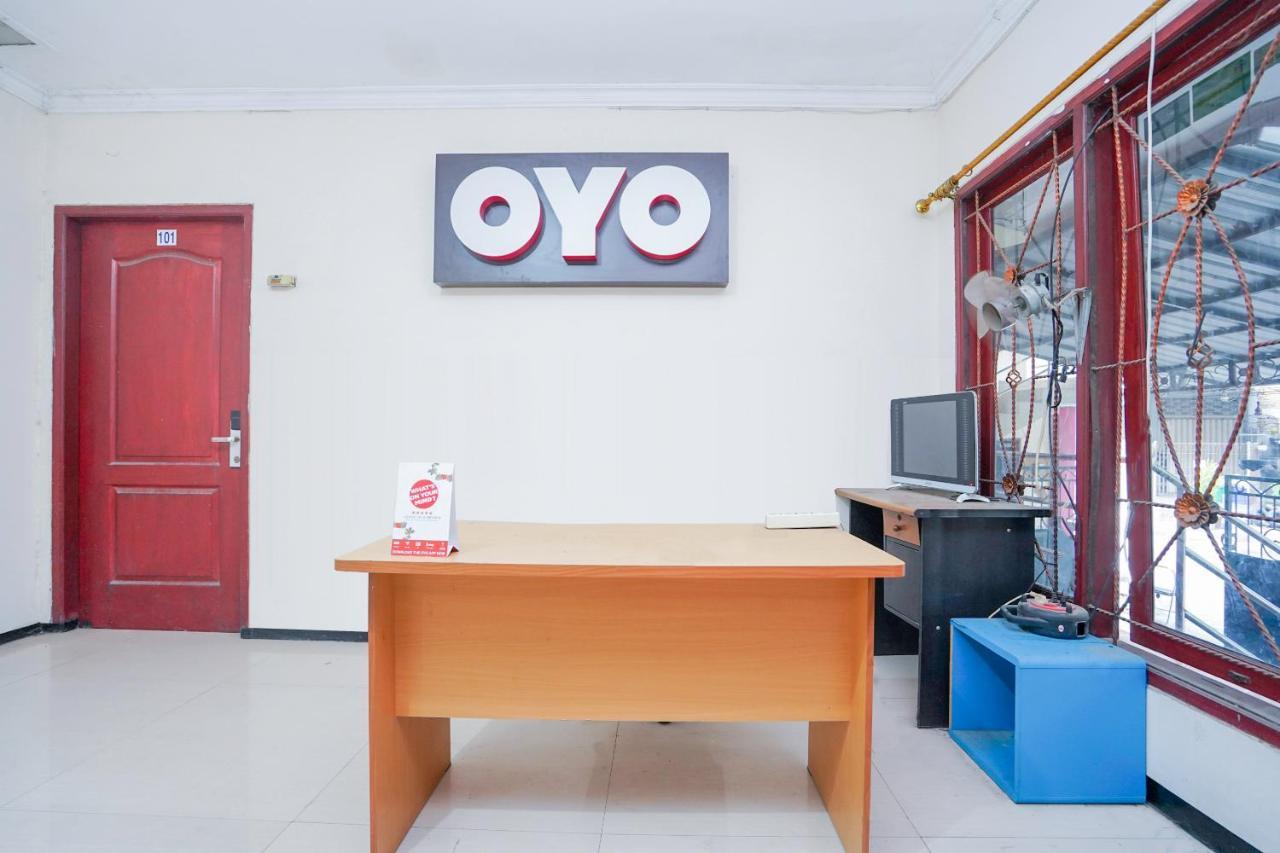Collection O 1112 Comfitel Siwalankerto Aa4 Hotel Surabaya Exterior foto