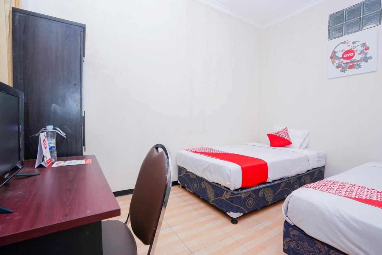 Collection O 1112 Comfitel Siwalankerto Aa4 Hotel Surabaya Exterior foto