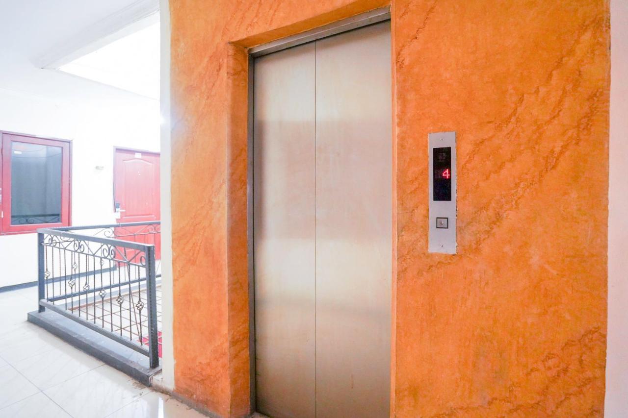 Collection O 1112 Comfitel Siwalankerto Aa4 Hotel Surabaya Exterior foto