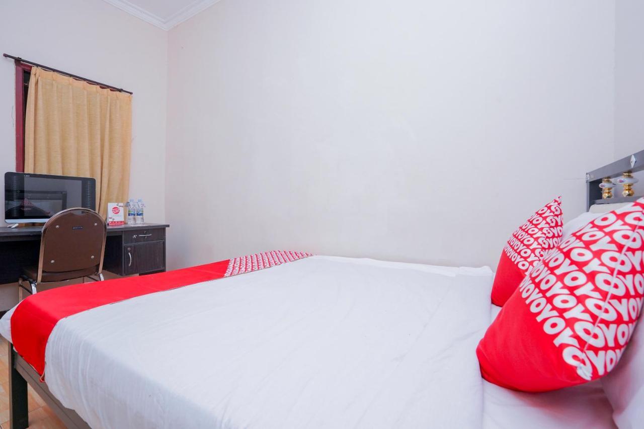 Collection O 1112 Comfitel Siwalankerto Aa4 Hotel Surabaya Exterior foto