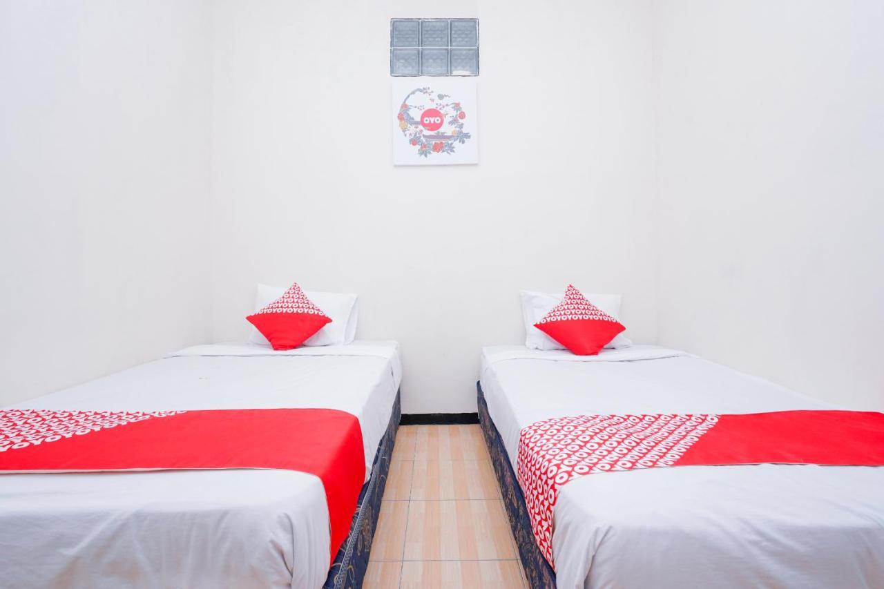 Collection O 1112 Comfitel Siwalankerto Aa4 Hotel Surabaya Exterior foto