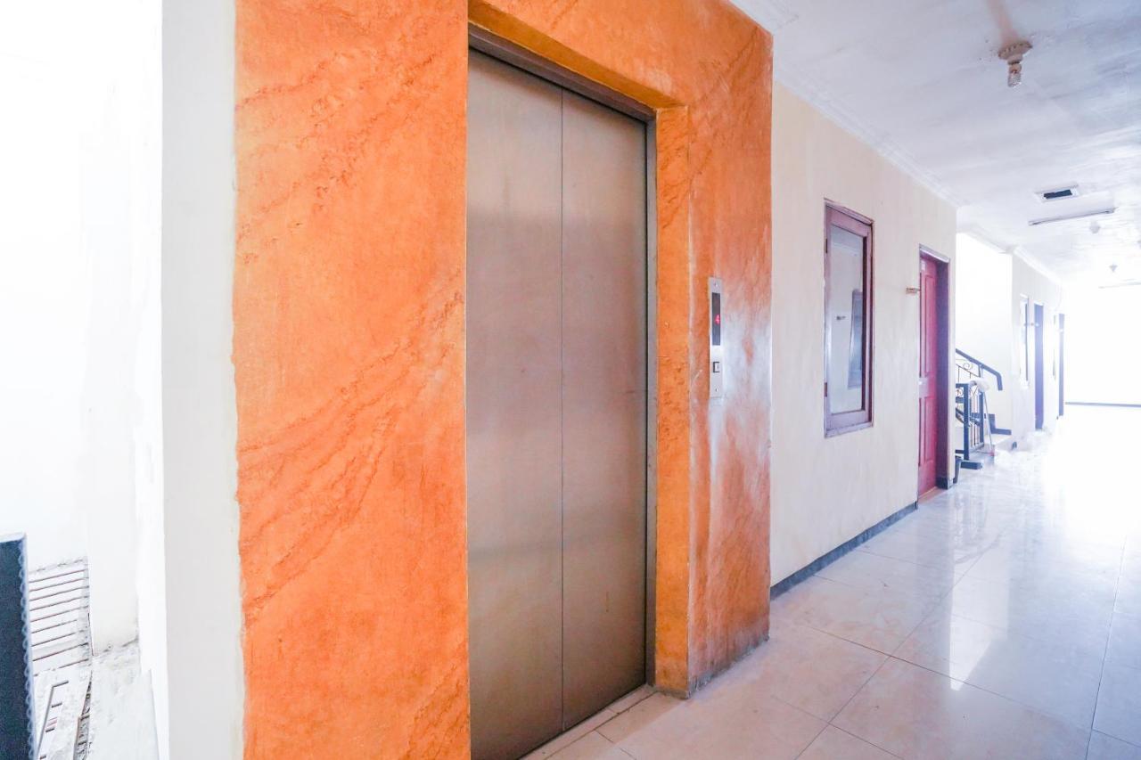Collection O 1112 Comfitel Siwalankerto Aa4 Hotel Surabaya Exterior foto