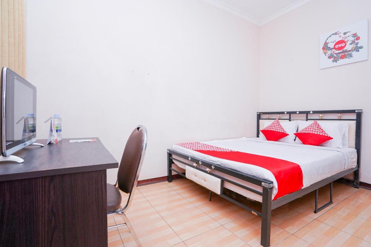 Collection O 1112 Comfitel Siwalankerto Aa4 Hotel Surabaya Exterior foto
