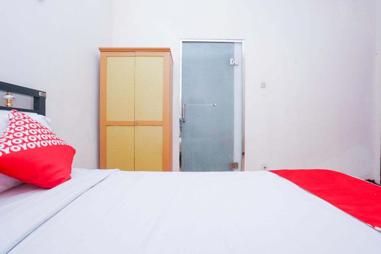 Collection O 1112 Comfitel Siwalankerto Aa4 Hotel Surabaya Exterior foto