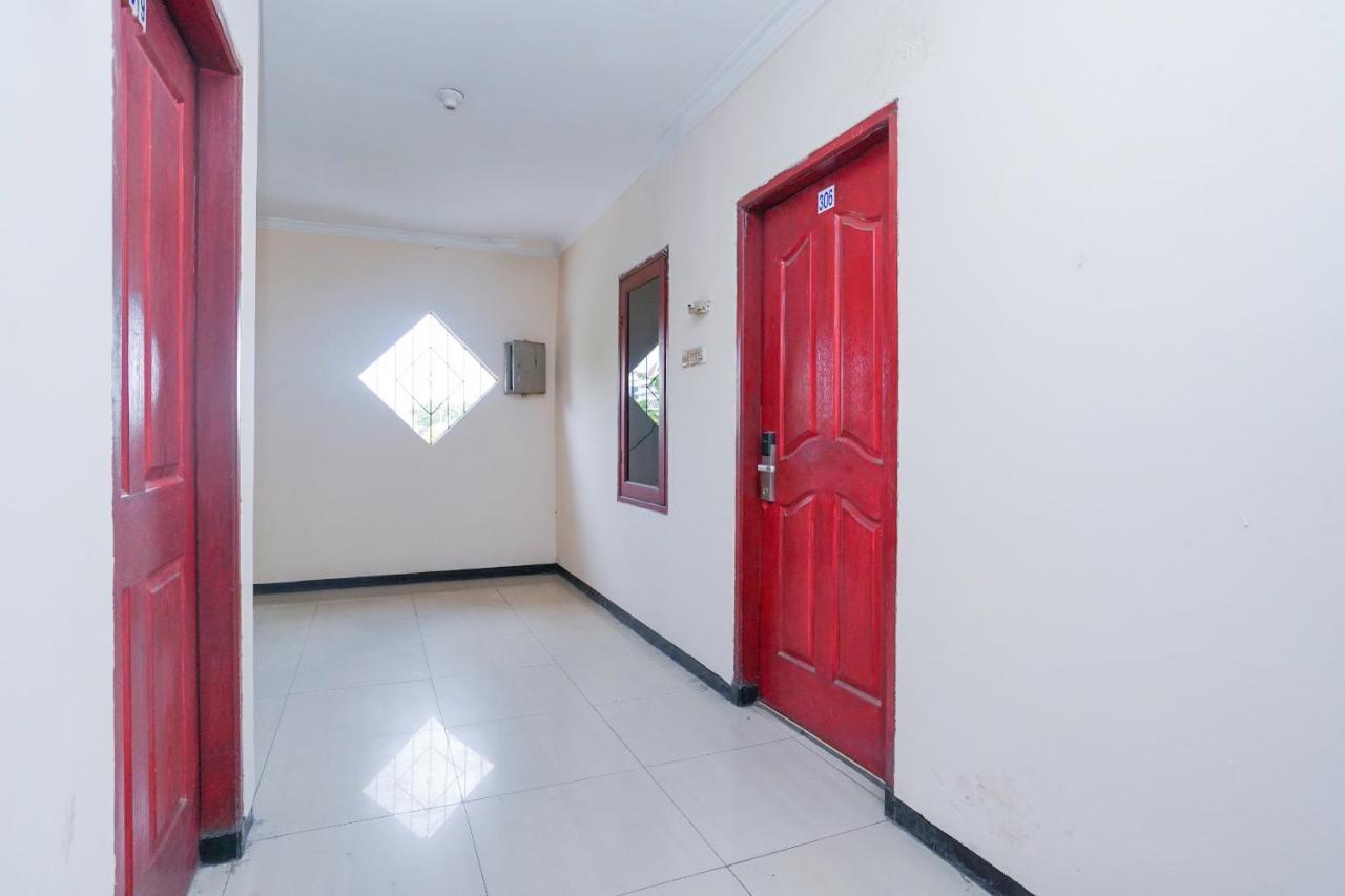 Collection O 1112 Comfitel Siwalankerto Aa4 Hotel Surabaya Exterior foto