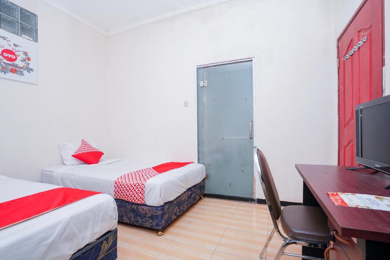 Collection O 1112 Comfitel Siwalankerto Aa4 Hotel Surabaya Exterior foto